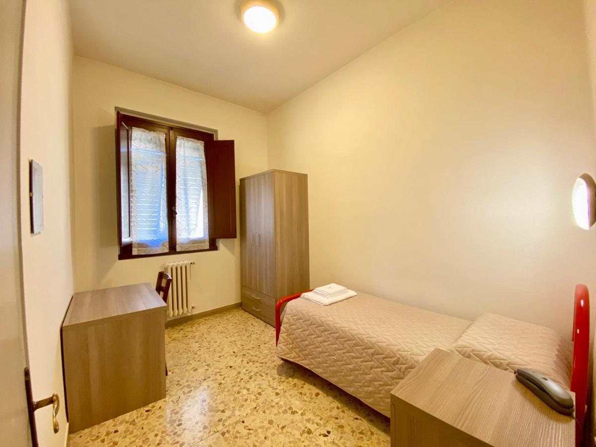 Casa Per Ferie Regina Santo Rosario Bed & Breakfast Florence Exterior photo